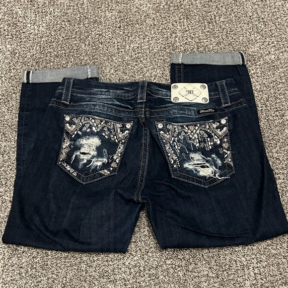 Miss Me Curvy Crop Jeans - Picture 2 of 3